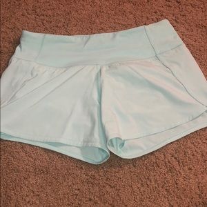 Lululemon run times short II 4” size 4